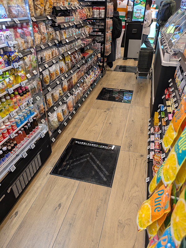 発電床®(万博未来型コンビニ店舗)